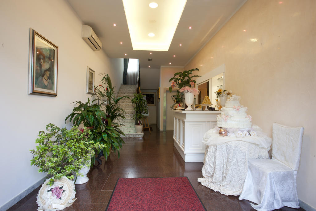 Grappolo D'Oro Hotel Pietrasanta Buitenkant foto