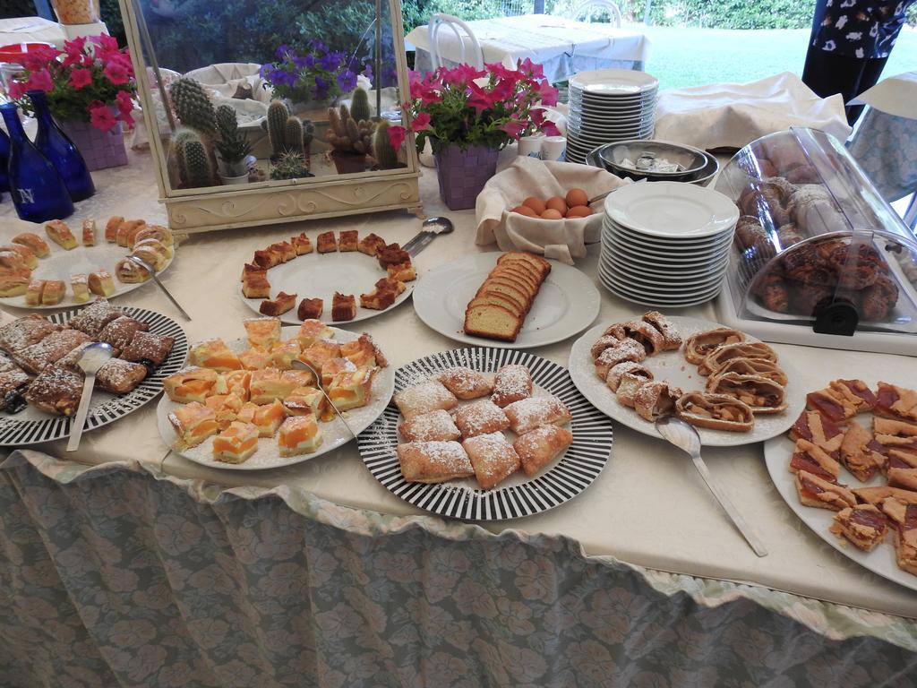 Grappolo D'Oro Hotel Pietrasanta Buitenkant foto